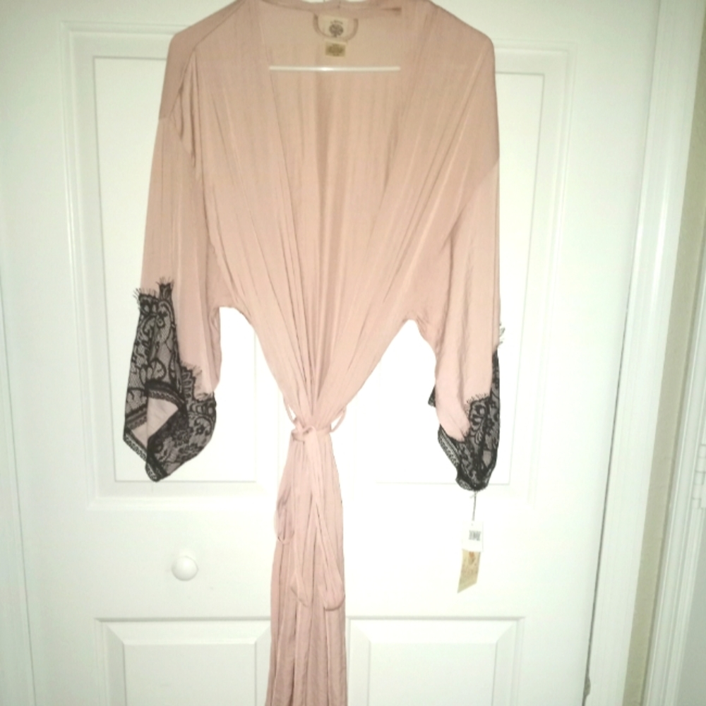 Beautiful blush robe with black lace size L